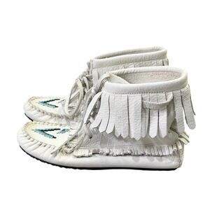 Manitobah Mukluks Toe Boots Blue Beaded White Leather Moccasin Fringe Women 7